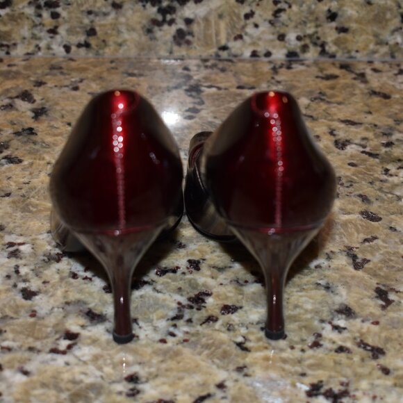 BCBG Generation Ariel Ruby Red Patent Peep Toe Heels Shoes Womens Size 6 1/2B - Picture 4 of 8